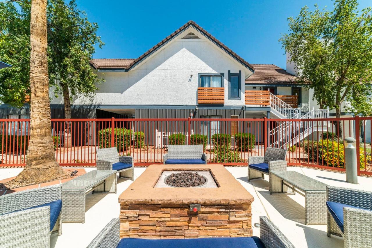 Metro Phx Downstairs Studio Sleeps 4 Ada Accessible ฟีนิกซ์ ภายนอก รูปภาพ