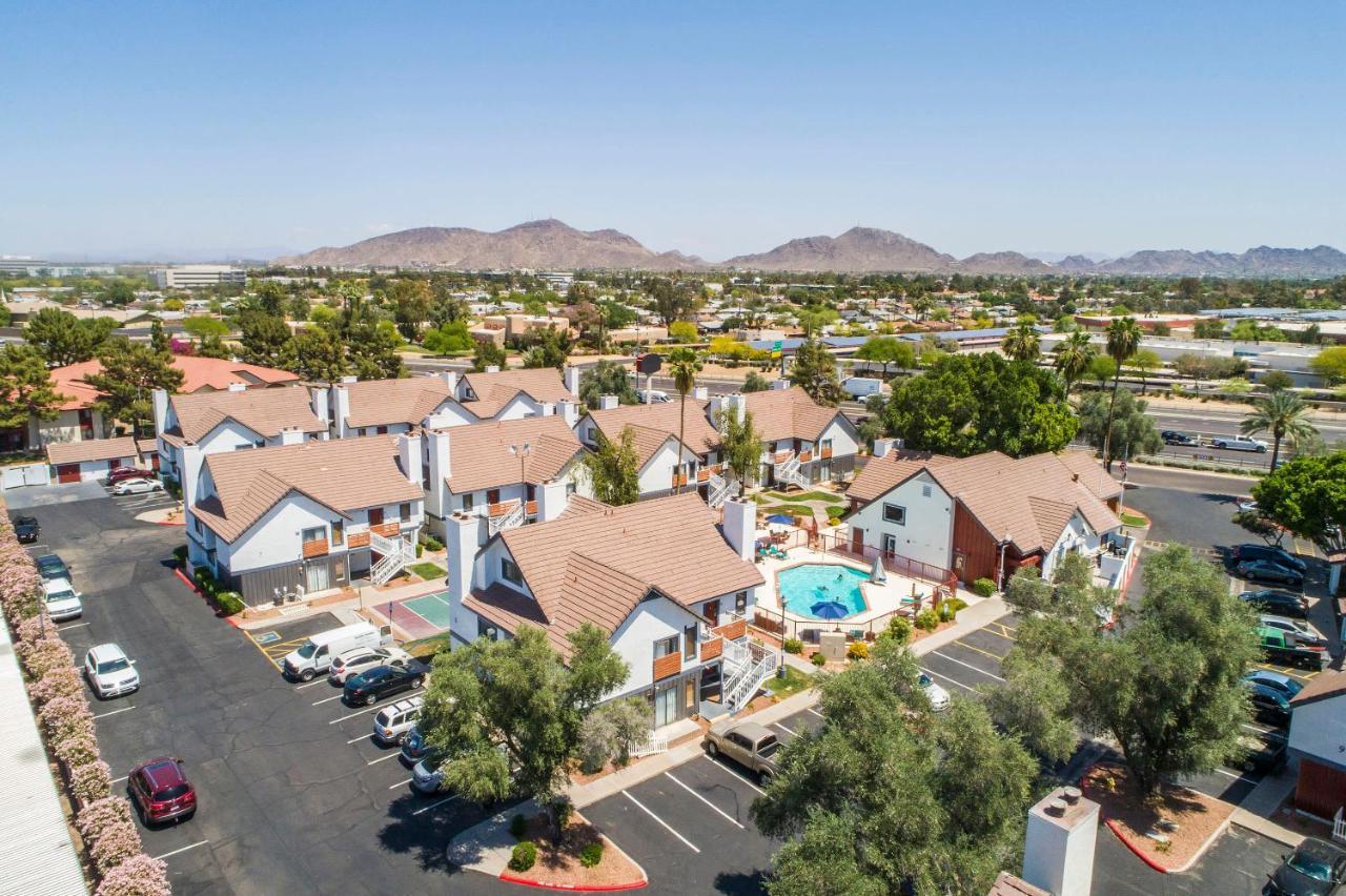 Metro Phx Downstairs Studio Sleeps 4 Ada Accessible ฟีนิกซ์ ภายนอก รูปภาพ